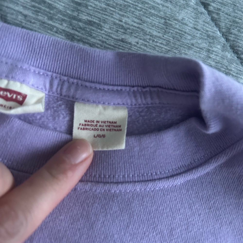 Levi’s Purple Floral Peace Crewneck Sweater - Picture 4 of 12